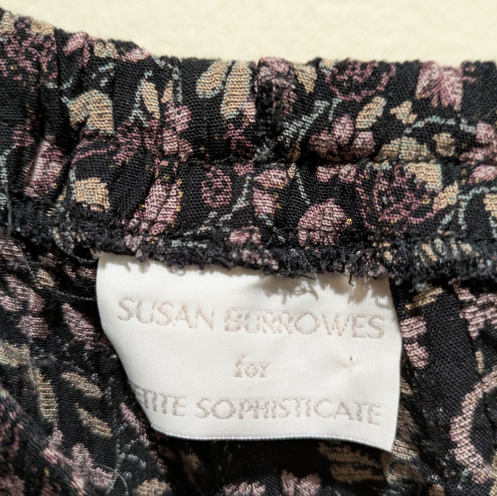 Petite Sophisticate Black and Pink Floral Pants Size 6p - Picture 4 of 6